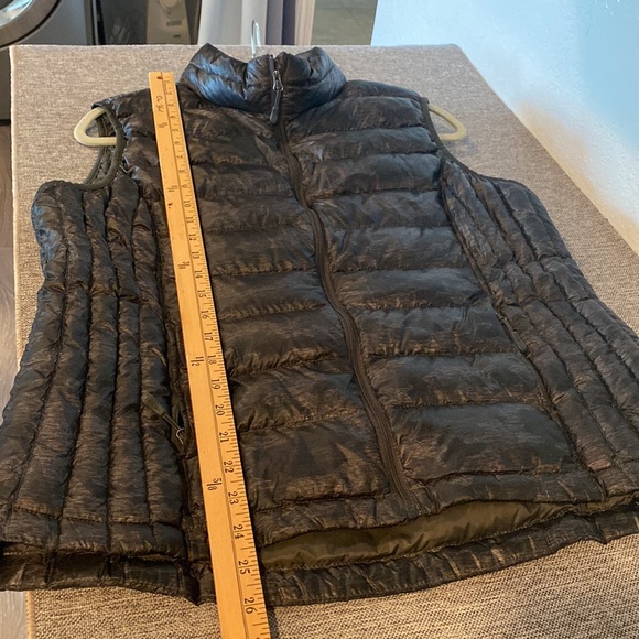 Weatherproof quilted vest. - Picture 7 of 8